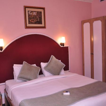 Oyo Premium Railway Station Patna Hotel Патна Екстериор снимка
