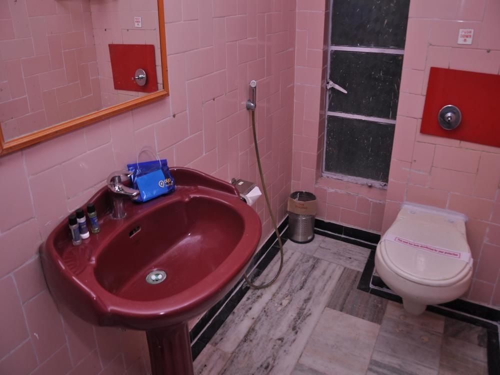 Oyo Premium Railway Station Patna Hotel Патна Екстериор снимка