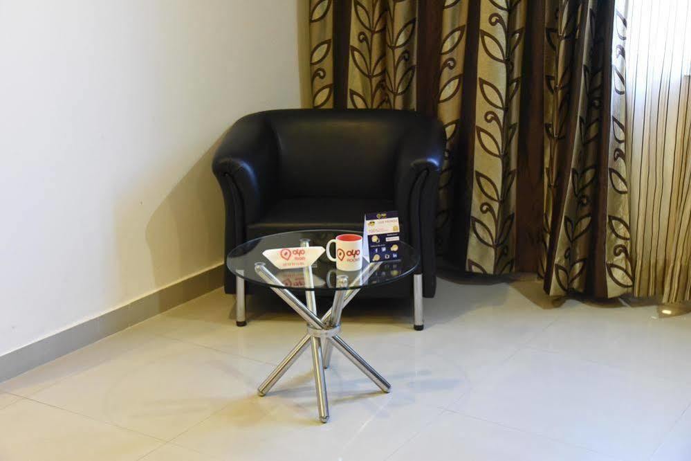 Oyo Premium Railway Station Patna Hotel Патна Екстериор снимка
