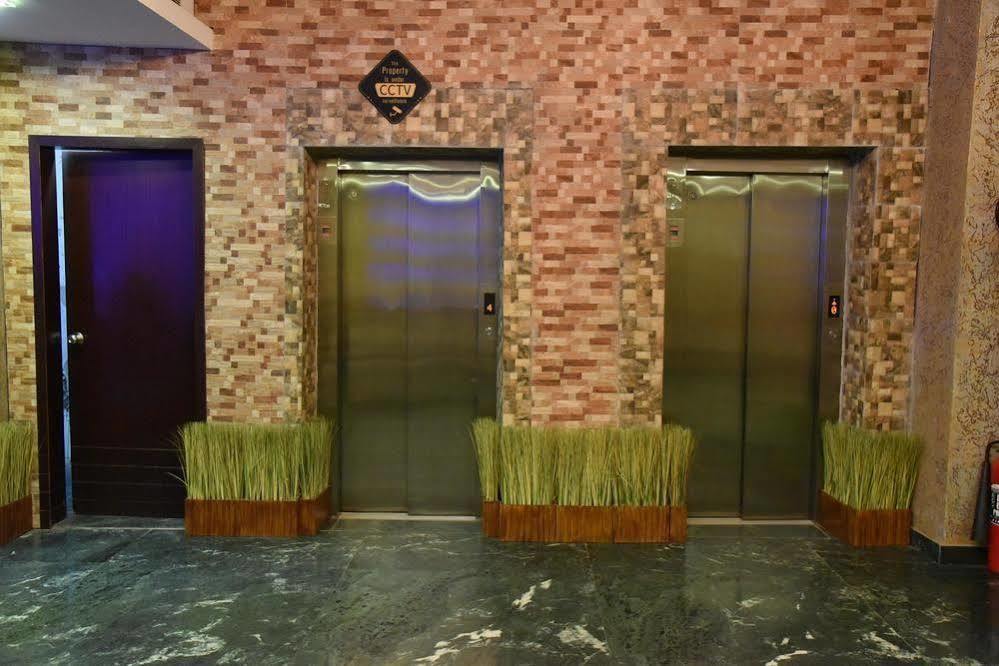 Oyo Premium Railway Station Patna Hotel Патна Екстериор снимка